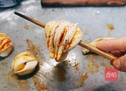 Illustration of how to make spicy flower rolls 16