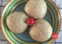 Illustration of how to make black bean noodles and steamed buns 9