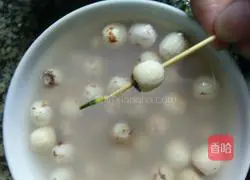 Illustration of how to make Tremella and Lotus Seed Soup 8