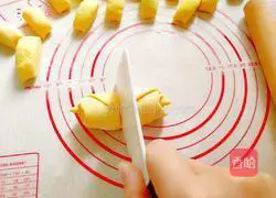 Illustration of how to make a bouquet of yellow flowers 15