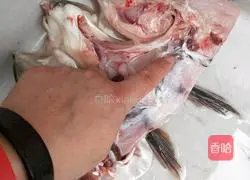 Illustration of how to make casserole fish head soup 2