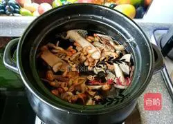 Six bacteria Illustration of how to make soup 6