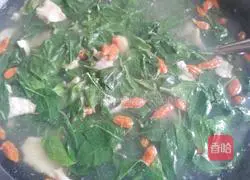 Illustration of how to make wolfberry leaf lean meat soup 7