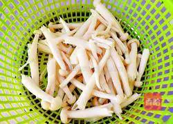 Illustration of how to make red date, seafood, mushroom and chicken soup 10