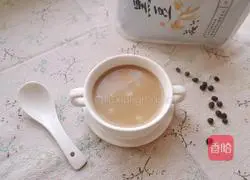 Illustration of how to make black bean and wolfberry soy milk 5