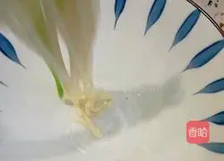 Illustration of how to make shredded pork hot noodles 9