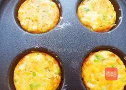 Illustration of how to make shrimp and vegetable cakes 13