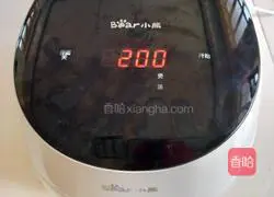 Illustration of how to make chicken soup with red dates and yam 7