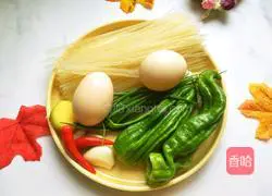 Illustration of how to make fried rice noodles with fish-flavored eggs 2