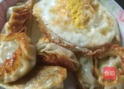 Illustration of how to make willow leaf dumplings 6