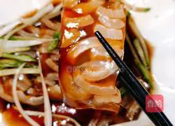 Illustration of how to make cold pork skin jelly 11