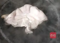 Illustration of how to make stir-fried pork belly with lotus root 2