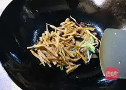 Illustration of how to make plain line noodles 8