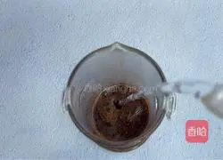 Illustration of how to make dirty oat milk coffee 1