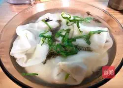 Illustration of how to make beef stuffed wontons 6