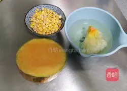 How to make pumpkin, corn and tremella soup Illustration 1