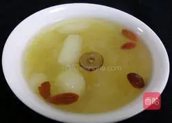 Illustration of how to make rock sugar, snow pear and tremella soup 6