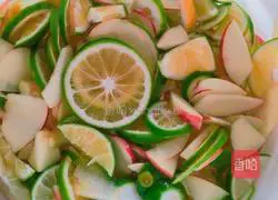 Illustration of making homemade lemon enzyme 6