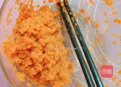 Illustration of how to make salmon and carrot dumplings 8