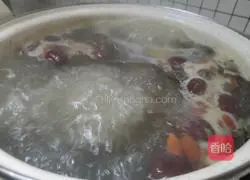 Illustration of how to make kelp and pork ribs soup 6