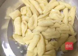 Illustration of how to make fried conch noodles 7