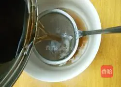 Illustration of how to make pearl milk tea 9