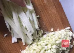 Illustration of how to make eggplant pancakes 3