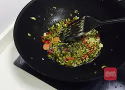 Illustration of spicy and sour instant noodles 6