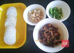 Illustration of how to make scallop and white glutinous rice soup 3