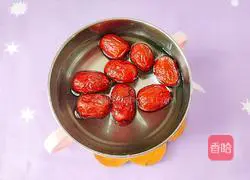 Milk, red dates, papaya and pears stewed in illustration 3