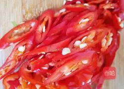 Illustration of how to make shredded mixed vegetables and pork for treating loss of appetite 5