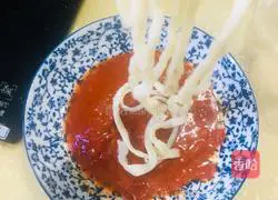 Illustration of how to make spicy beef tendon noodles 5