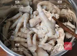 Illustration of Internet celebrity lemon and spicy chicken feet recipe 7