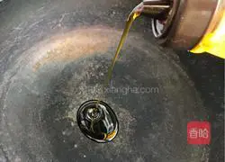 Illustration of how to make braised noodles with fennel 12