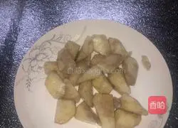 Illustration of how to make yam, red dates and pork ribs soup 2