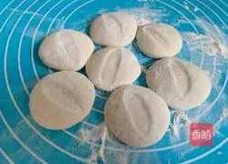 Milk lotus leaf cake Illustration of how to do it 6