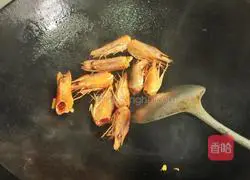 Illustration of how to make shrimp head and tofu soup 3