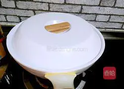 Illustration of how to make fried buns 12