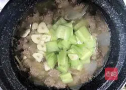 Illustration of how to make jade meatball soup 6