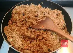 Illustration of how to make salted egg yolk and pork floss siomai 16