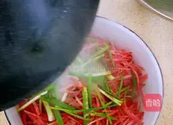 Illustration of how to make stir-fried shredded potatoes 21