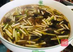 Illustration of how to make spicy and sour shredded pork soup 9