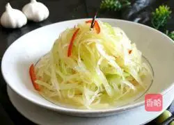 Illustration of how to make potato shreds with celery, pepper and oil 7