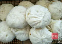 Illustration of how to make beef and carrot buns 7