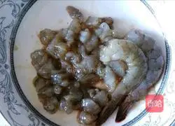 Illustration of how to make steamed egg custard with shrimps 4