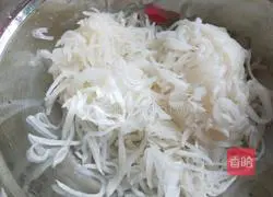 Xinwen Gourmet White Radish Spicy Salad Recipe Illustration 10