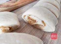 Illustration of how to make brown sugar steamed buns 11