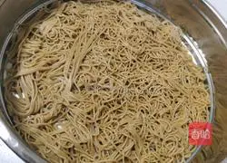 Cold salad Illustration of making noodles 7