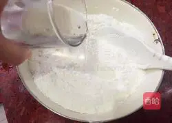Illustration of how to make white flour cake 4