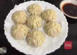 Illustration of how to make Xiao Long Bao 9